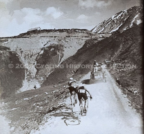 Leaders approach the summit